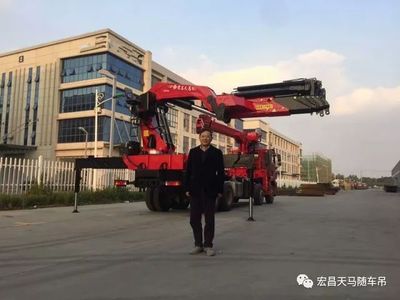 新宏昌重工集團創始人親赴揚州工廠，為隨車吊新品展前助陣